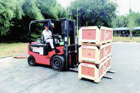 Electric forklifts at Huasheng Fujitec in China